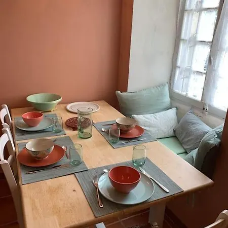Holiday home Maison Des Hirondelles Petit Luberon *