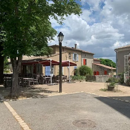 Holiday home Maison Des Hirondelles Petit Luberon *